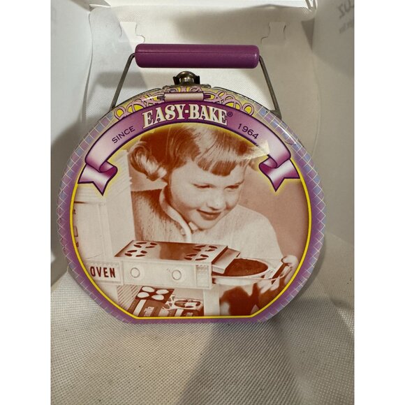 Vintage Easy-Bake Tin Lunchbox Style Container With Handle - Picture 7 of 7